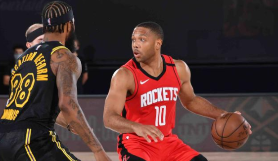 年轻队员中 年轻队员中